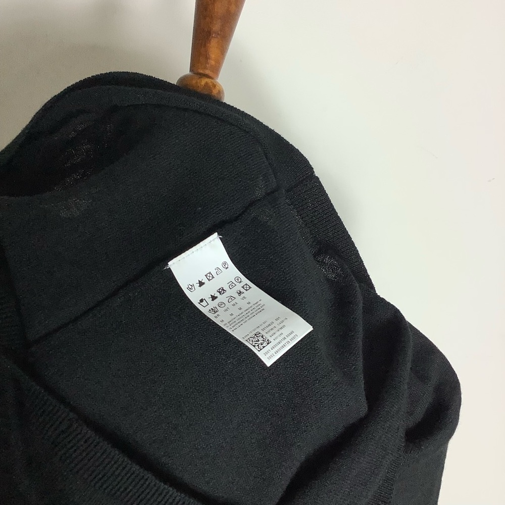 Hugo Triangle Neck pull over Sweater - Picture 5 of 6